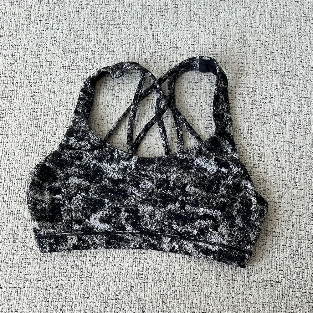 Lululemon sports bra